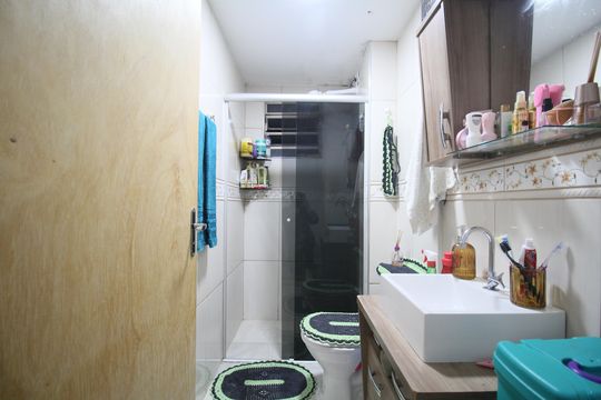 Banheiro de apartamento para alugar com 2 quartos, 53m² em Jardim Maria Luiza, Taboão da Serra