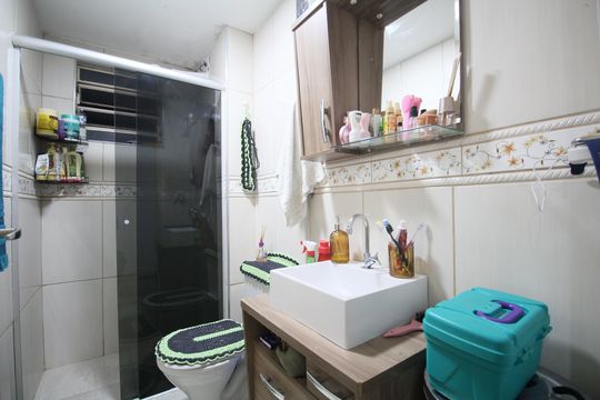 Banheiro de apartamento para alugar com 2 quartos, 53m² em Jardim Maria Luiza, Taboão da Serra
