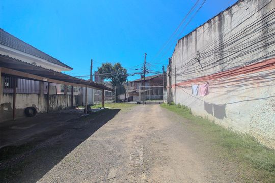 Hall de entrada/garagem de casa para alugar com 2 quartos, 45m² em Medianeira, Porto Alegre