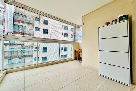Varanda da Sala de apartamento à venda com 2 quartos, 76m² em Dezoito do Forte Empresarial/alphaville., Barueri