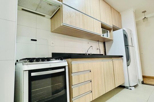 Cozinha de apartamento à venda com 2 quartos, 76m² em Dezoito do Forte Empresarial/alphaville., Barueri