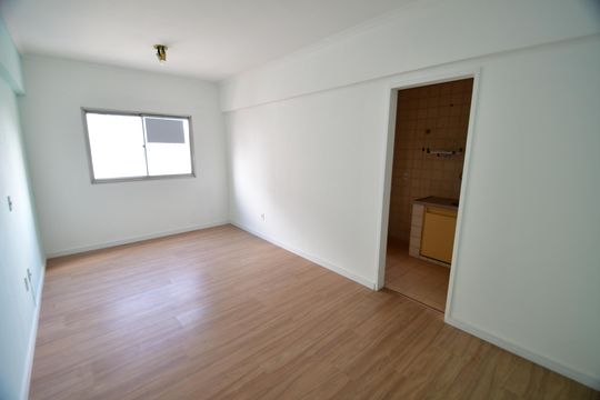 Sala de apartamento para alugar com 1 quarto, 67m² em Centro, Campinas