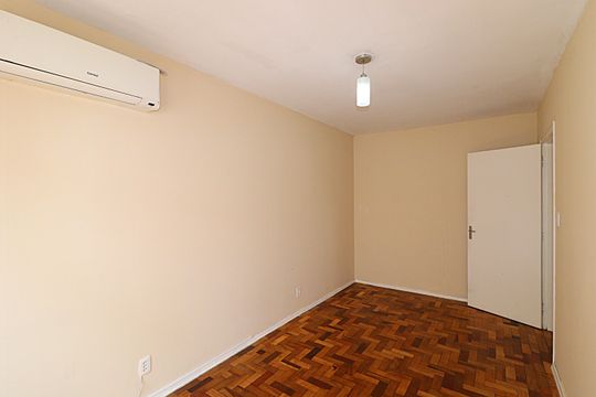 Quarto 1 de apartamento para alugar com 2 quartos, 55m² em Jardim Dona Leopoldina, Porto Alegre