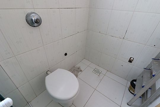 Banheiro de apartamento para alugar com 2 quartos, 55m² em Jardim Dona Leopoldina, Porto Alegre