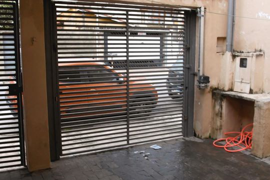 Garagem de casa à venda com 3 quartos, 250m² em Socorro, São Paulo