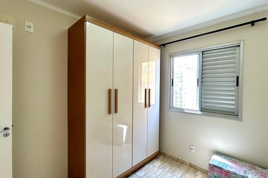 Quarto 1 de apartamento para alugar com 2 quartos, 55m² em Jardim Sao Judas Tadeu, Guarulhos