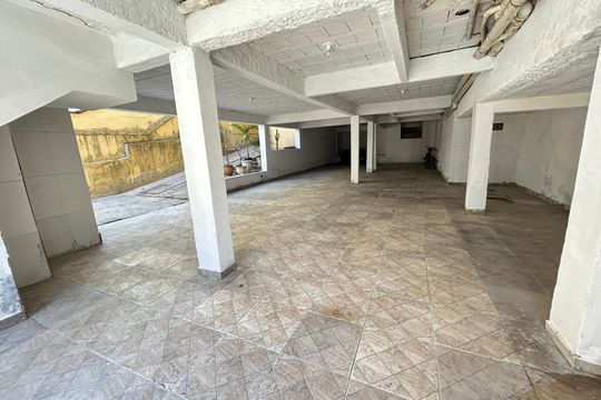 Garagem de casa à venda com 3 quartos, 167m² em Vila Valqueire, Rio de Janeiro