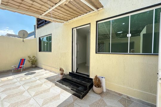 Área externa de casa à venda com 3 quartos, 167m² em Vila Valqueire, Rio de Janeiro
