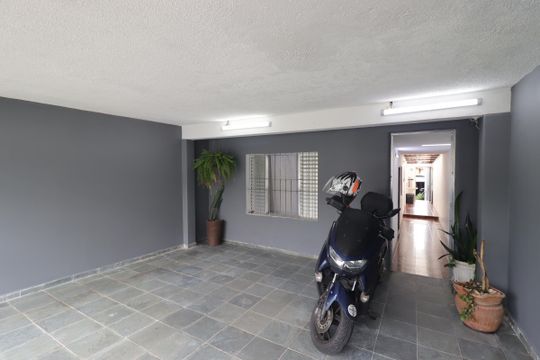 Garagem de casa à venda com 2 quartos, 162m² em Vila Guaraciaba, Santo André
