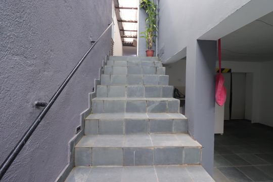 Escada de casa à venda com 2 quartos, 162m² em Vila Guaraciaba, Santo André