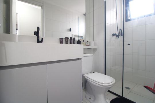 Banheiro de apartamento para alugar com 2 quartos, 46m² em Socorro, São Paulo