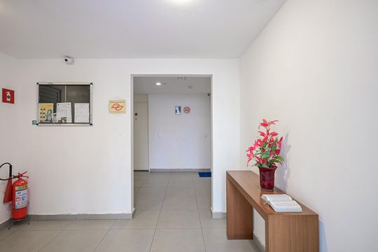 Hall Social de apartamento à venda com 2 quartos, 43m² em Vila Prel, São Paulo