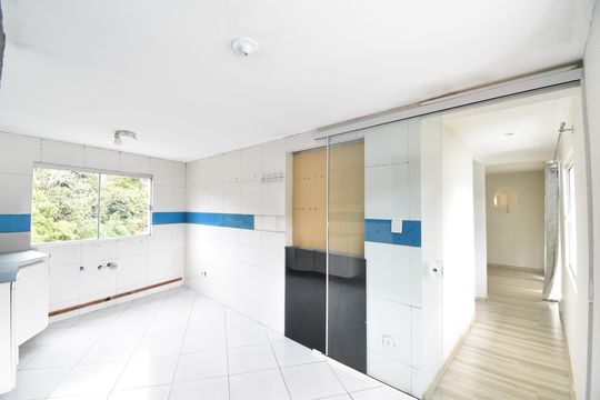 Cozinha 2 de casa para alugar com 2 quartos, 182m² em Mossunguê, Curitiba
