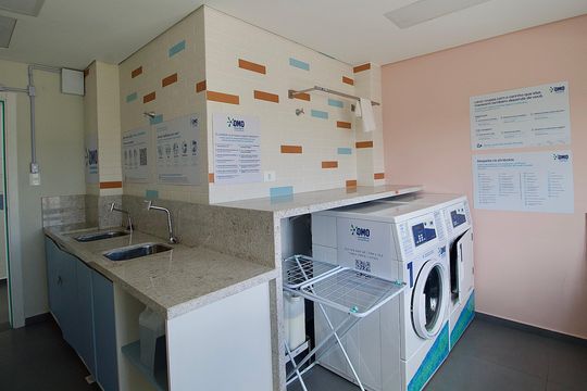 Área comum - Lavanderia de apartamento para alugar com 1 quarto, 26m² em Tingui, Curitiba