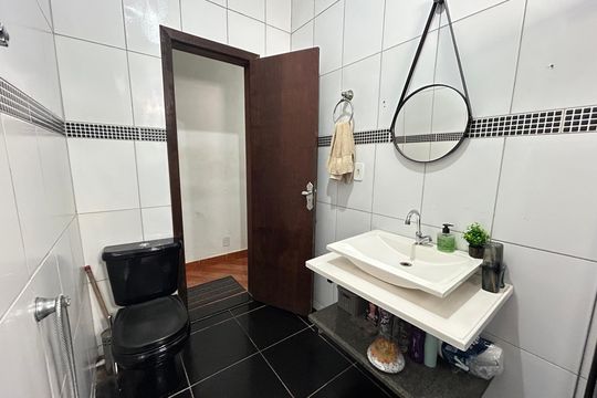 Casa à venda com 3 quartos, 84m² em Jardim Laguna, Contagem