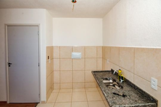 Cozinha de apartamento para alugar com 2 quartos, 42m² em Serra Dourada, Vespasiano