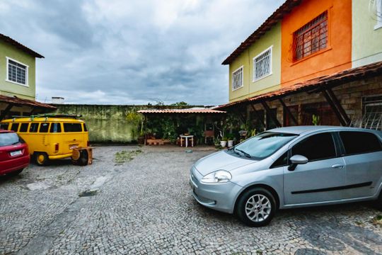 Garagem de casa de condomínio à venda com 2 quartos, 44m² em Planalto, Belo Horizonte