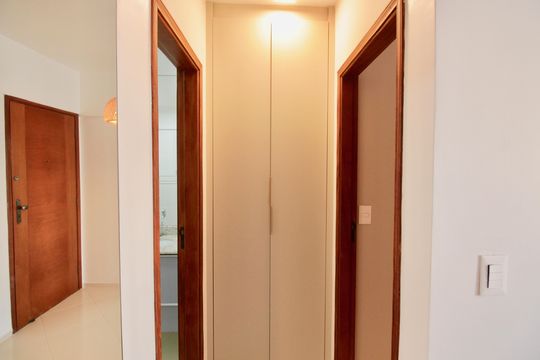 Corredor de apartamento para alugar com 1 quarto, 45m² em Marapé, Santos