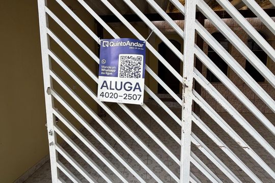 Placa  de casa para alugar com 3 quartos, 191m² em Baeta Neves, São Bernardo do Campo