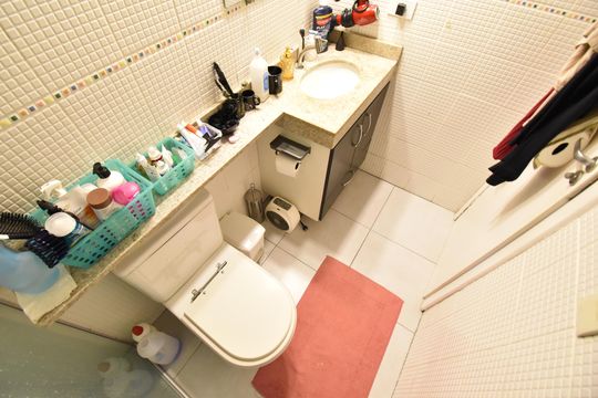 Banheiro da Suíte de apartamento à venda com 2 quartos, 59m² em Cabral, Curitiba