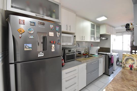 Cozinha de apartamento à venda com 2 quartos, 59m² em Cabral, Curitiba
