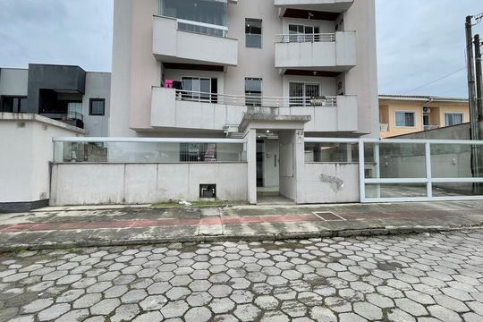 Fachada do Prédio de apartamento para alugar com 3 quartos, 75m² em Caminho Novo, Palhoça