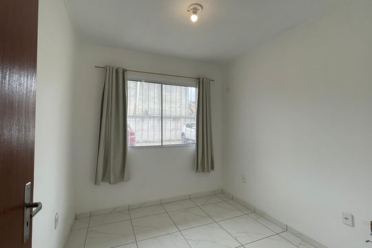Quarto 2 de apartamento para alugar com 3 quartos, 75m² em Caminho Novo, Palhoça