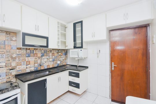 Cozinha de apartamento para alugar com 1 quarto, 30m² em Jardim Santa Mena, Guarulhos