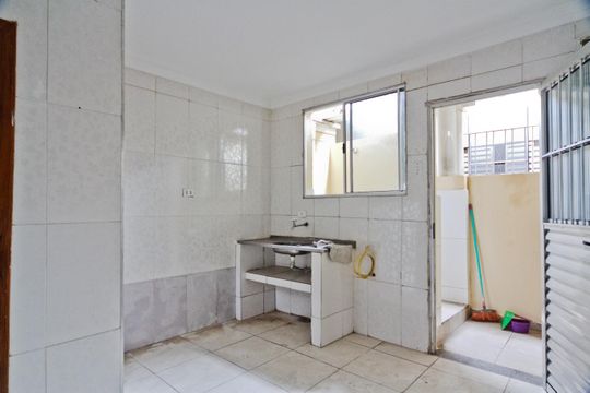Cozinha de casa para alugar com 1 quarto, 45m² em Jardim Sonia, São Paulo