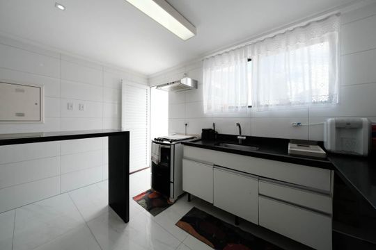 Cozinha de casa à venda com 3 quartos, 144m² em Vila Ré, São Paulo