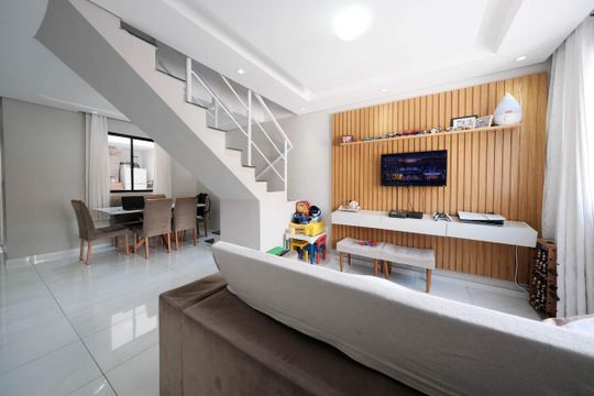 Casa à venda com 3 quartos, 144m² em Vila Ré, São Paulo