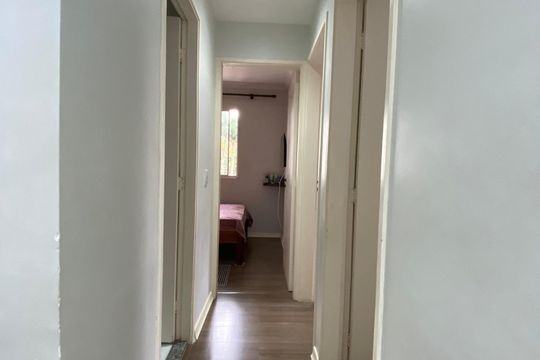 Corredor de apartamento à venda com 3 quartos, 55m² em Jardim Monte Alegre, São Paulo