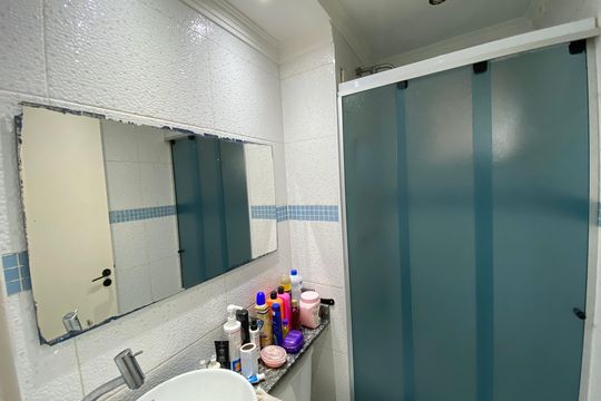 Banheiro de apartamento à venda com 3 quartos, 55m² em Jardim Monte Alegre, São Paulo