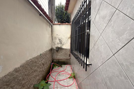 Garagem de casa para alugar com 3 quartos, 70m² em Vila Santa Alice, Duque de Caxias