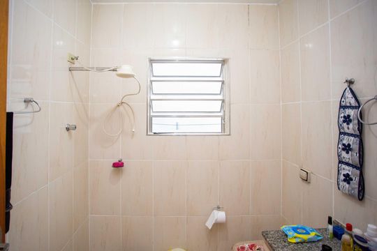 Banheiro Social de casa à venda com 4 quartos, 115m² em Casa Grande, Diadema