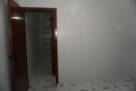 Quarto de casa para alugar com 1 quarto, 28m² em Jardim Vitória, Embu das Artes