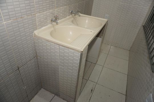 Lavanderia de casa para alugar com 1 quarto, 28m² em Jardim Vitória, Embu das Artes