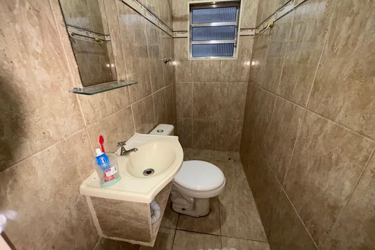 Banheiro 1 de casa à venda com 3 quartos, 220m² em Roncon, Ribeirão Pires