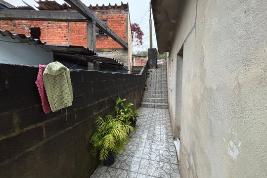 Corredor do lado de casa à venda com 3 quartos, 220m² em Roncon, Ribeirão Pires