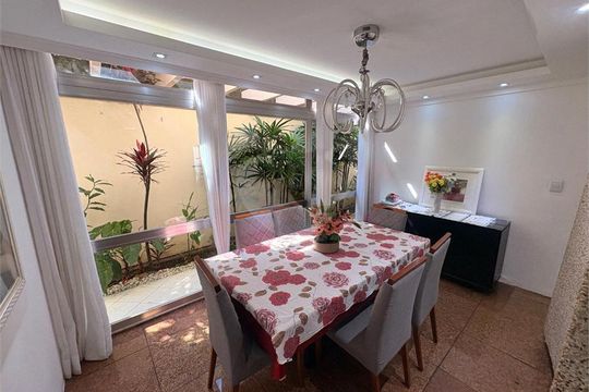 Casa à venda com 4 quartos, 252m² em Jardim Sao Bento, São Paulo