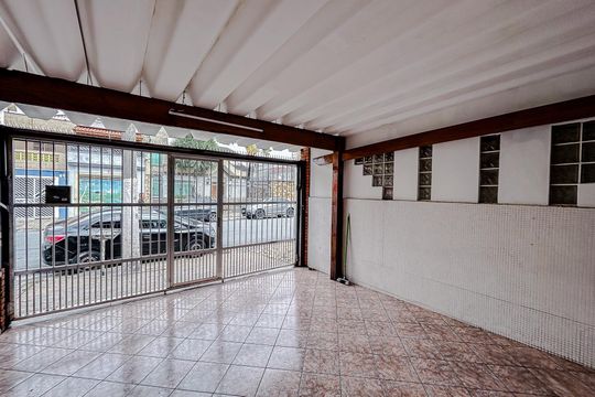 Garagem de casa para alugar com 4 quartos, 120m² em Parque São Jorge, São Paulo
