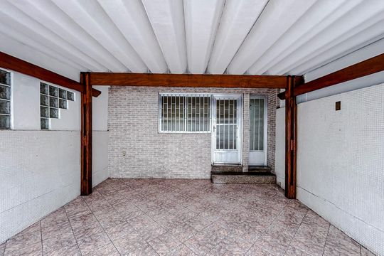 Garagem de casa para alugar com 4 quartos, 120m² em Parque São Jorge, São Paulo