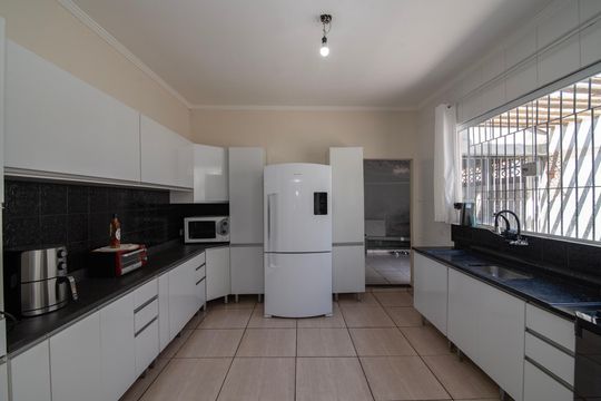 Cozinha de casa à venda com 3 quartos, 193m² em Loteamento Remanso Campineiro, Hortolândia