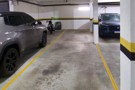 Garagem de apartamento à venda com 3 quartos, 79m² em Campina do Siqueira, Curitiba