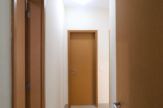 Corredor de apartamento à venda com 3 quartos, 79m² em Campina do Siqueira, Curitiba