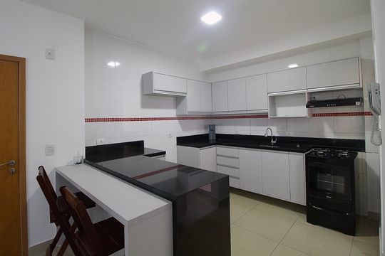 Cozinha de apartamento à venda com 3 quartos, 79m² em Campina do Siqueira, Curitiba