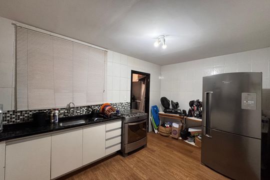 Cozinha e Área de Serviço de casa de condomínio à venda com 3 quartos, 134m² em Ilha de Guaratiba, Rio de Janeiro