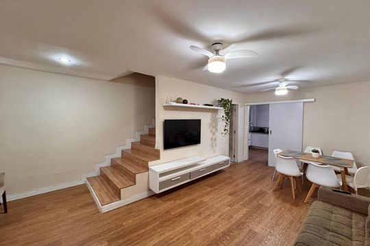 Sala de casa de condomínio à venda com 3 quartos, 134m² em Ilha de Guaratiba, Rio de Janeiro