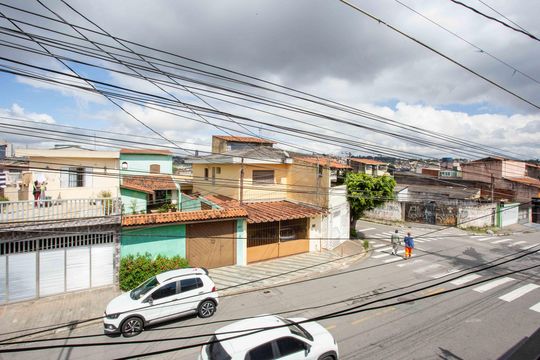 Varanda de casa à venda com 3 quartos, 109m² em Taboão, Diadema
