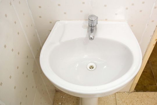 Banheiro Social de casa à venda com 3 quartos, 109m² em Taboão, Diadema